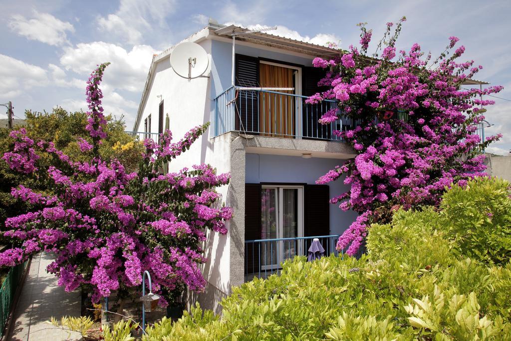 Apartments Irena Trogir Exterior photo